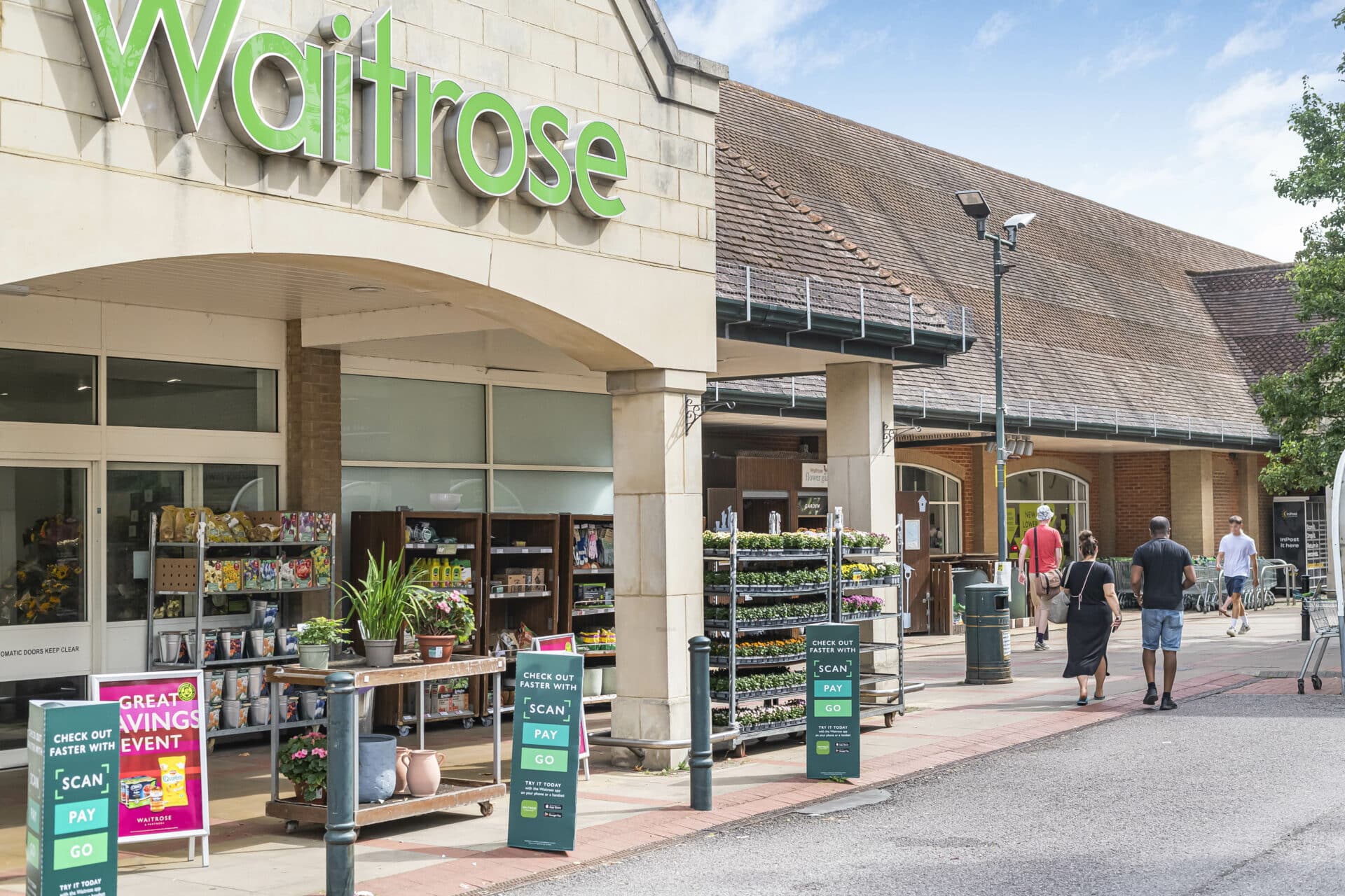 Local estate agent for Wokingham Michael Hardy Estate Agents