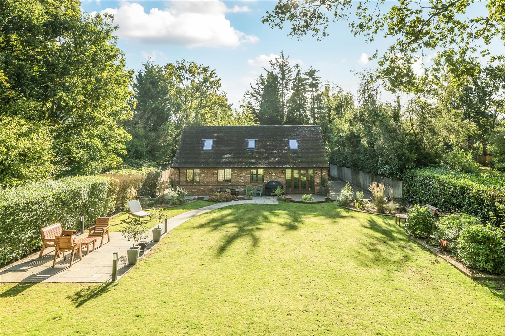 Finchampstead Road, Finchampstead, Berkshire, RG40 3JT
