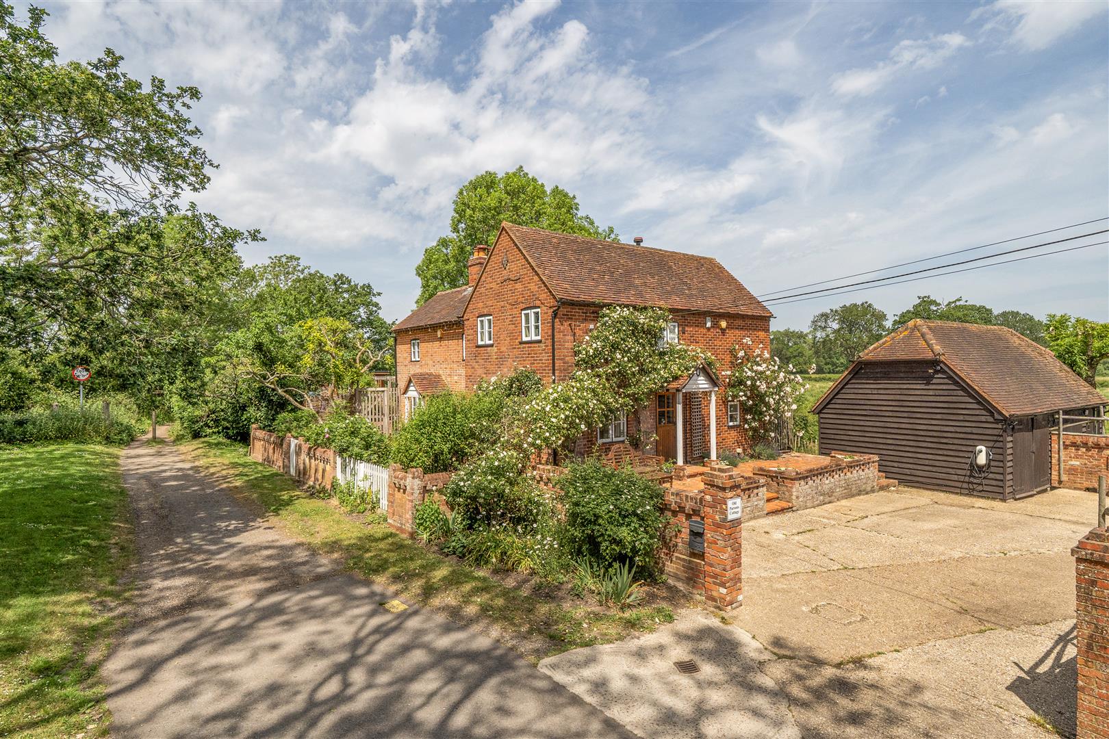 Farley Hill, Berkshire, RG7 1UY