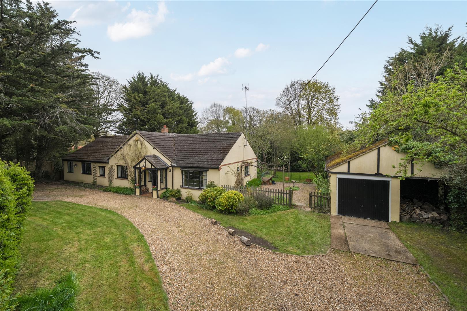 Maidenhead Road, Wokingham, Berkshire, RG40 5RH