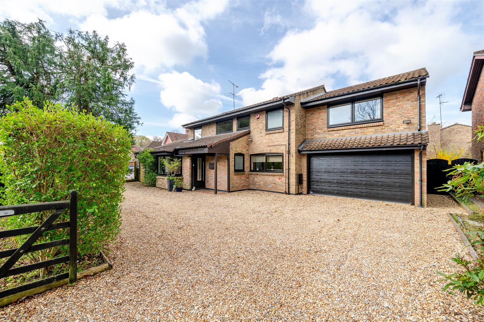 The Avenue, Crowthorne, Berkshire, RG45 6PB
